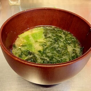 シャキシャキで美味しい！山東菜と岩のりのお味噌汁